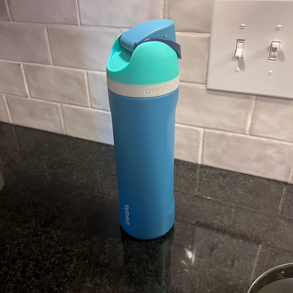 Gently Used, 24oz Owala